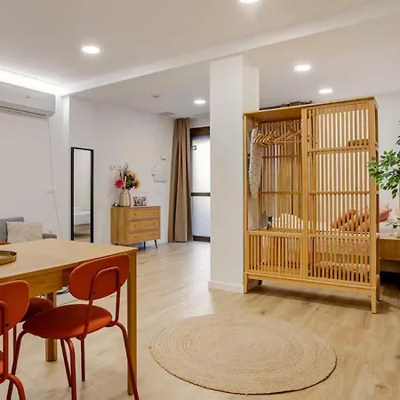 Bright & Modern - Rose Y Maya